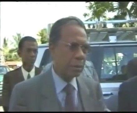 Crise à MADAGASCAR 2002 Ratsiraka & Ravalomanana