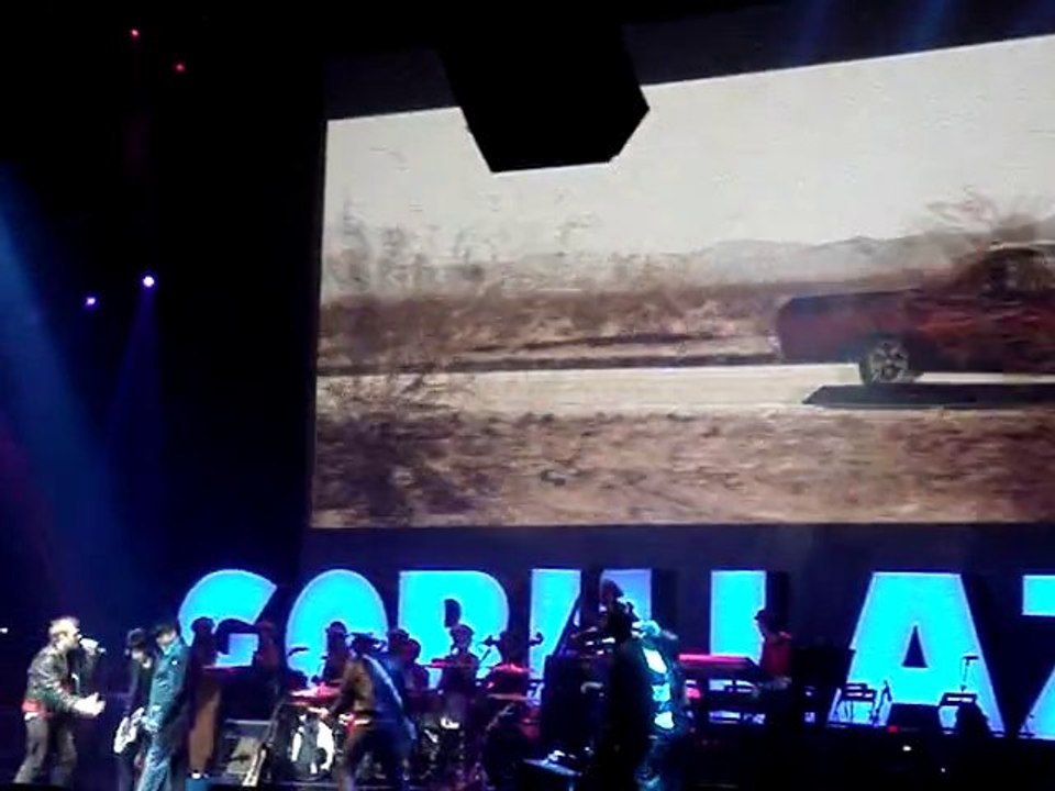 Gorillaz "Stylo" live au Zenith (2010)