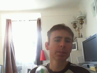 Wiwi égratigne "my world is empty without you"