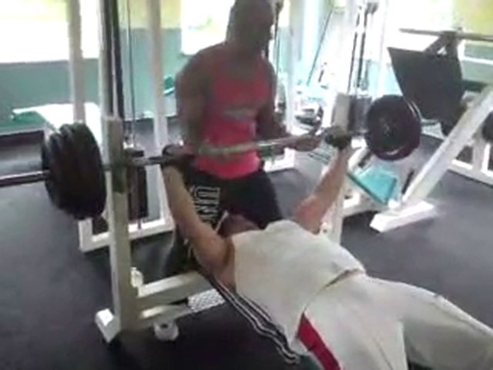 Manuel 14.06.09   102,5KG    Bankdrücken