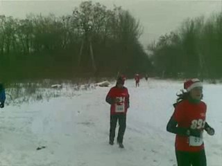 Mikołaje biegną w Toruniu