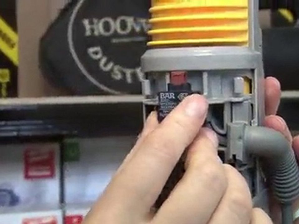 How to replace a Dyson switch and actuator DC07 video Dailymotion