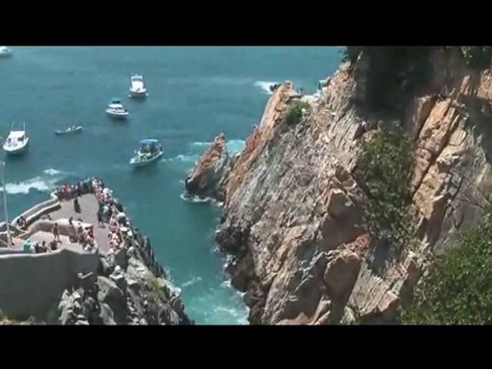 ACAPULCO CITY TOUR (a) TOUR GUIDE