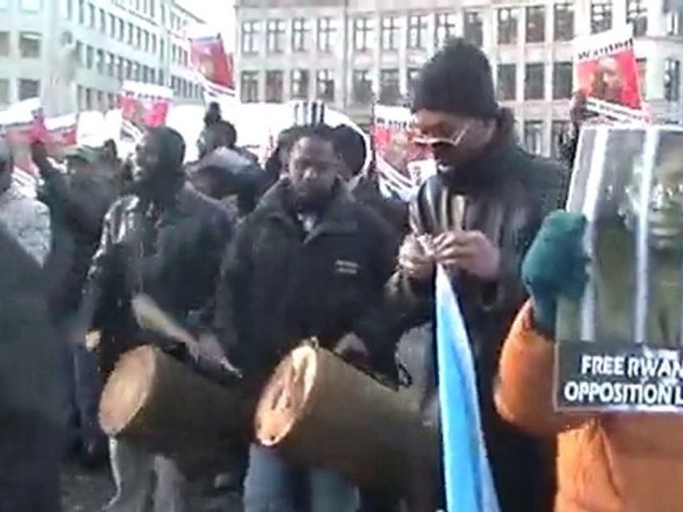 ARRETEZ KAGAME....MOV009