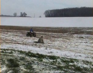 Apres midi neige - Capot tiré par le quad !