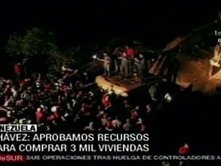 Chávez anuncia compra de tres mil casas