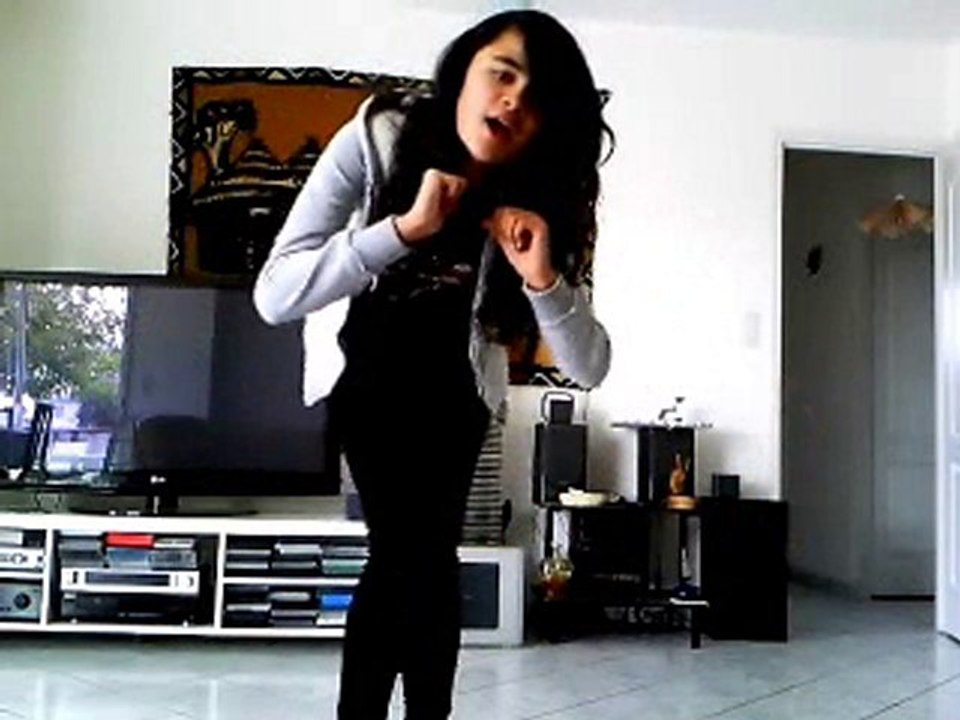 Reprise Caroline Costa. :)