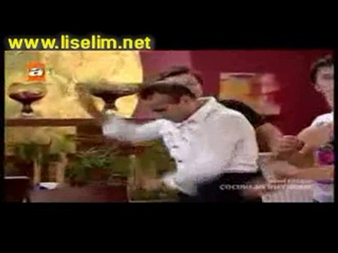 Havuç Ve Arkadaşlarından Apaçi Dansı