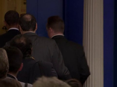 Obama vows to fight wealthiest tax cuts in 2012