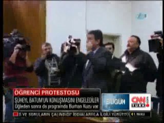 Süheyl Batum protesto edildi ama!.. HABERYAZAN