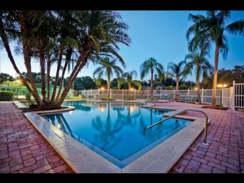 Runaway Bay Apartments - Pinellas Park, FL