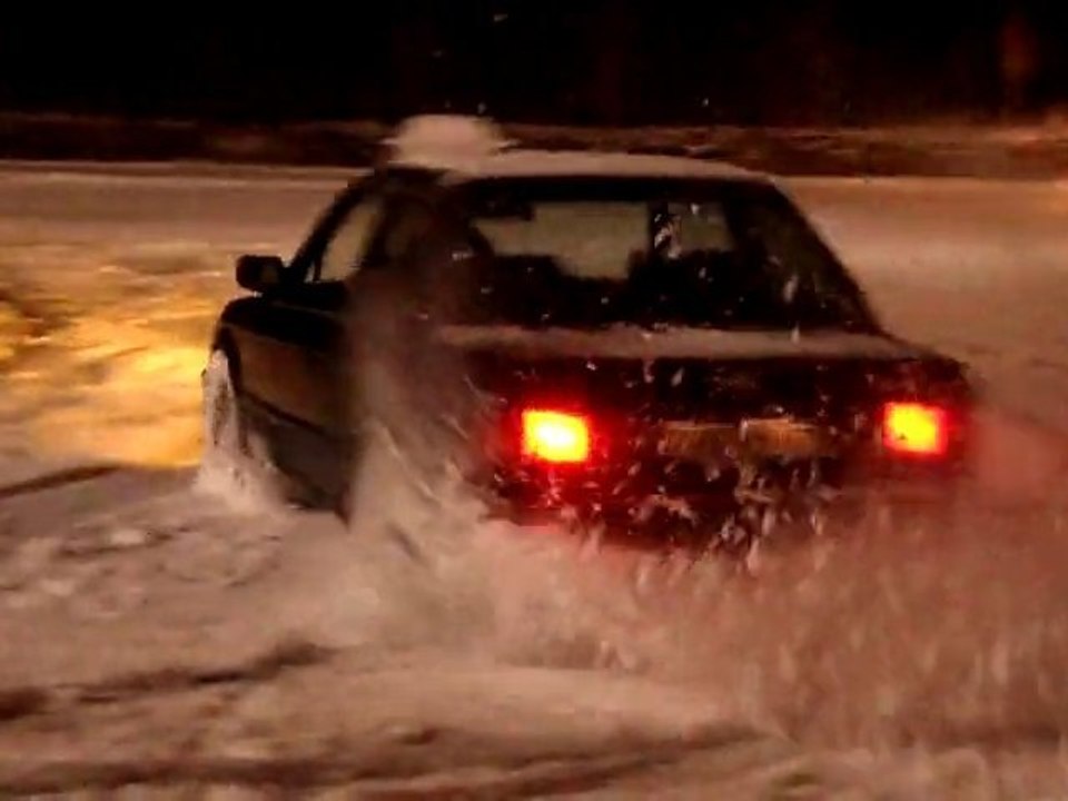 E30 M50 drift neige 2