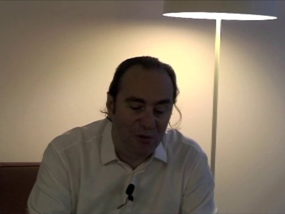 "Mon amour, tes yeux, tes lèvres" par Xavier NIEL