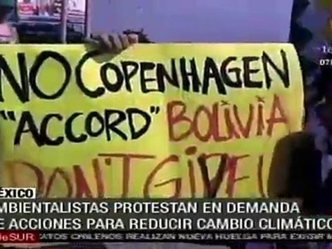 Ambientalistas protestan en demanda de acciones para reducir cambio climático