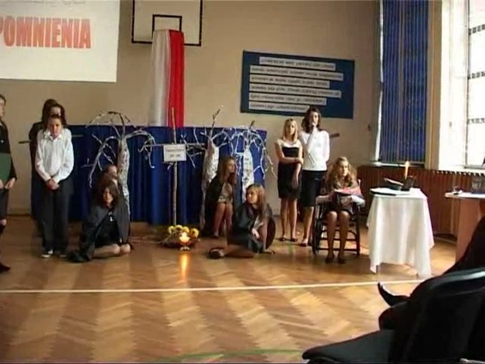 Posadzenie Dębu Katyńskiego w SP nr 4 Ostrów Mazowiecka 2010