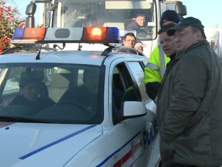 Neige en IDF: des milliers de poids lourds toujours bloqués