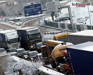 Neige surprise et grosse pagaille en Lorraine