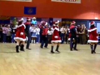 La danse des mères Noël