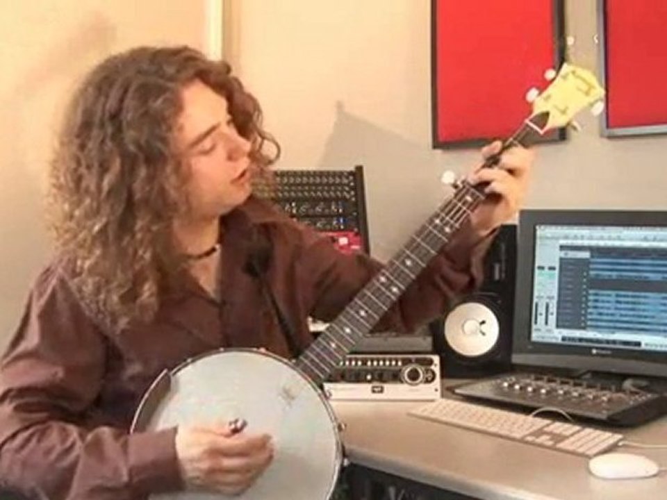 Banjo Chords: How To Play The G, C & D7 Chords In The Open Position