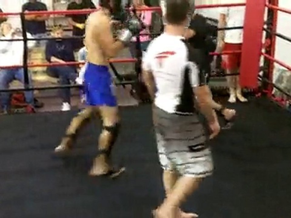 Kickboxing Classes in Houston - Muay Thai Sparring - Bob an