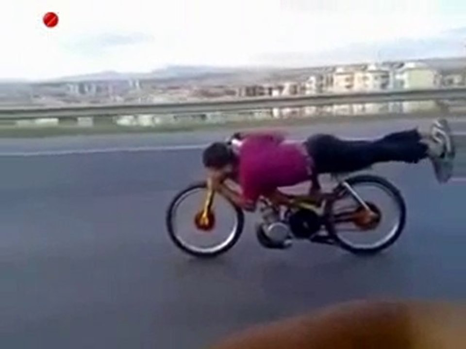 EVILOX_mobylette-autoroute