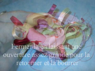tuto balle en tissu et ruban avec grelot et papier bruissant