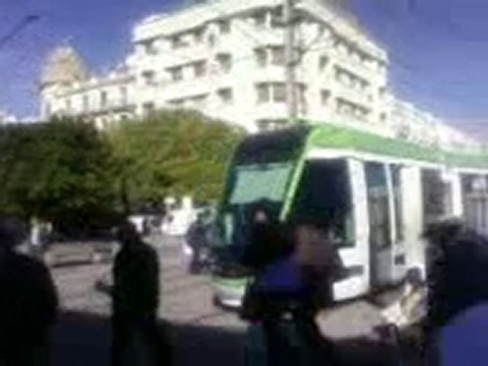 metro leger de tunis  depart de la gare place barcelone
