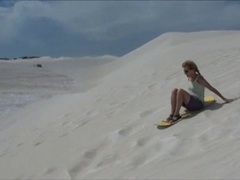 Surfing sur les dunes en famille