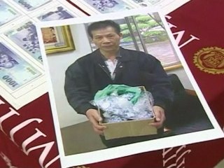 Taiwanese "Jigsaw Expert" Saves Man's Shredded Cash