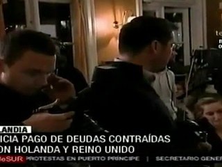 Islandia paga deudas a Holanda y Reino Unido