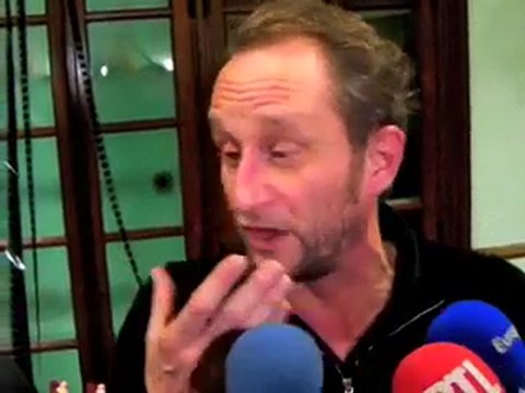 Dany Boon fait la promotion de Rien à déclarer