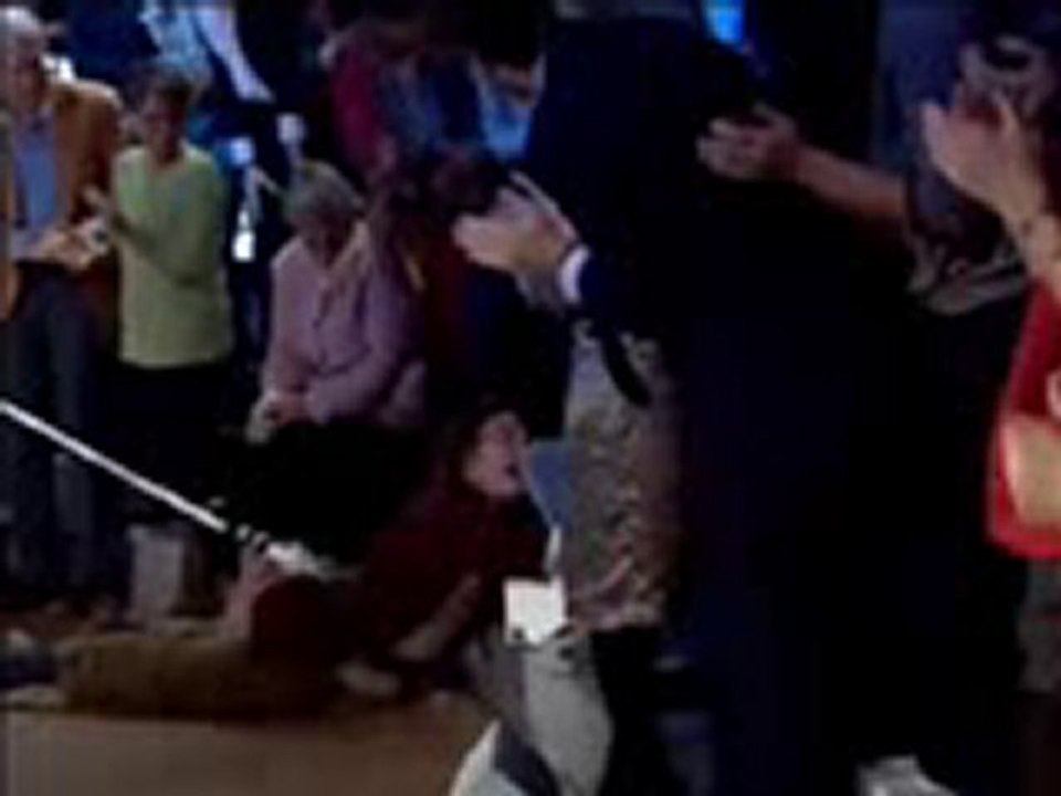 Chez Ruquier Miss France 2011 se fait tomber en direct