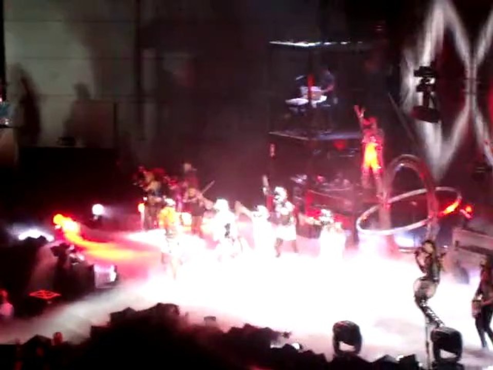 Lady Gaga - Bad Romance - Lisbon 2010