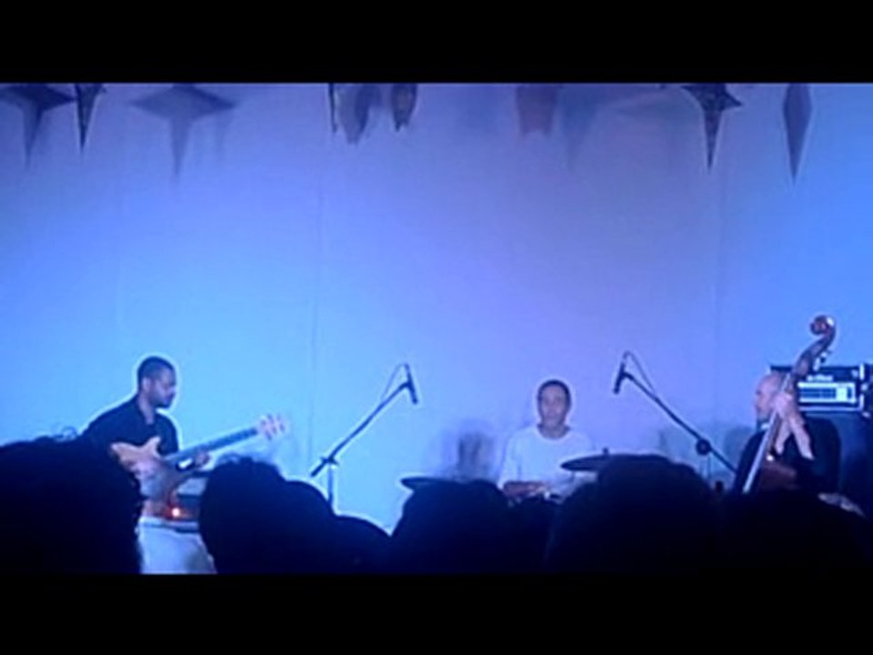 Manu Codjia Trio - Natural Mystic (Live)