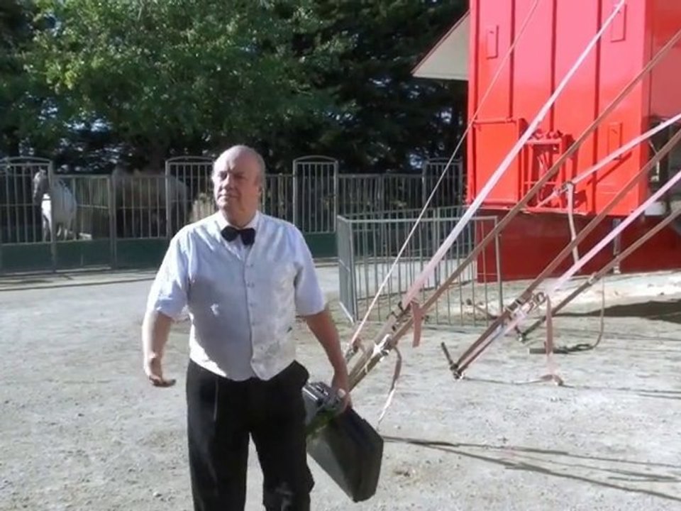 CIRQUE MAXIMUM