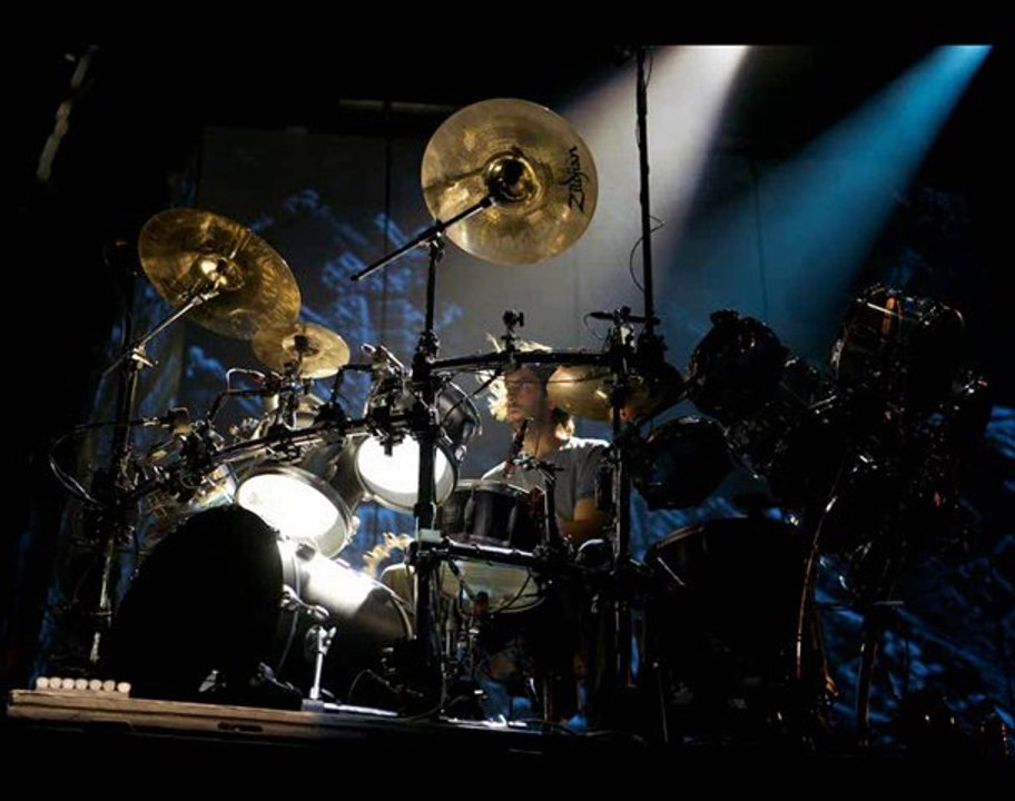 Empty spaces A Place For My Head Live Paris audio HQ 2010 LP