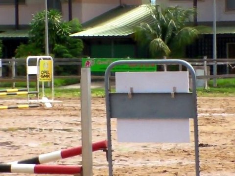 1er concours de saut d'obstacles pour Léa