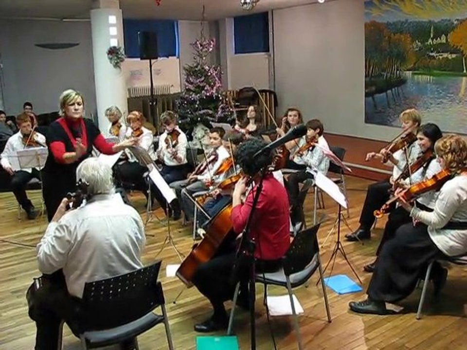 "Danse de l'ours à Cuculeny" - Noël 2010