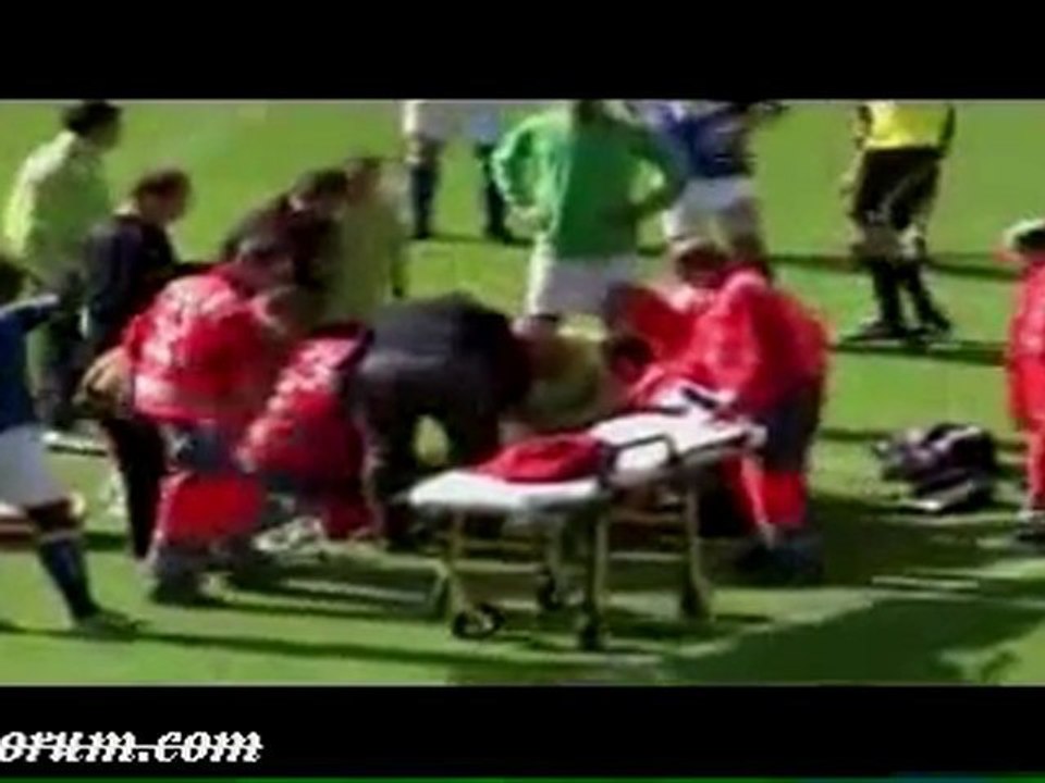 Maçta bir anda yere yığıldı