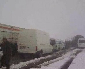 şırnak ta kar yağışı kara ulaşımını aksattı.