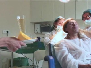 Alain Robert adopte la greffe de cheveux FUE.srv