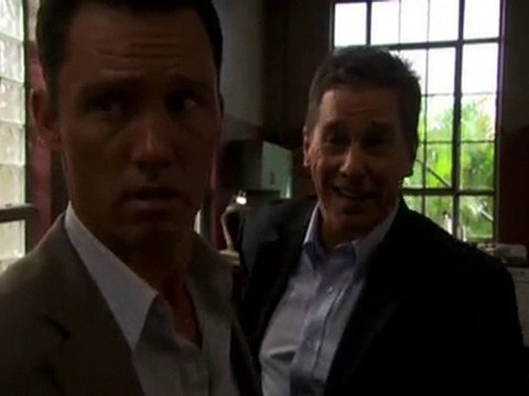 Scene #1 from Burn Notice - Out of the Fire / Last ...