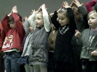 lola : 1 bonhomme de neige est né