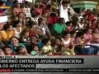 Venezuela recibe ayuda internacional y entrega fondos a damnificados