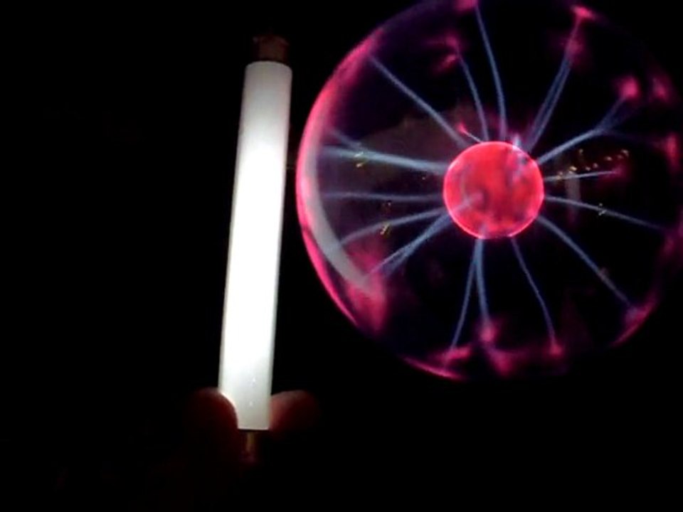 Plasmalamp ontsteekt TL buis 13 dec 2010