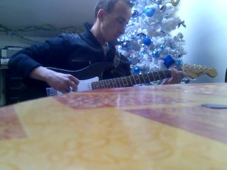 is there anybody out there guitare cover