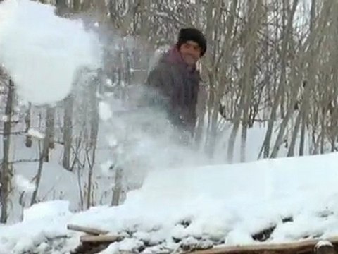 Kapanan köy yolları açıldı - YÜKSEKOVA HABER