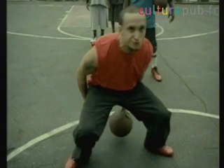 La danse du basket-ball / Nike.