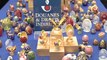 Les douanes présentent 350 faux oeufs de Fabergé saisis à Roissy