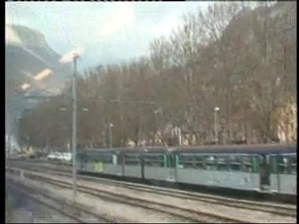 IXE AU 102 A GRENOBLE
